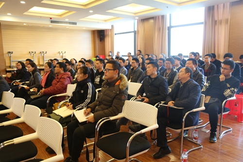 漢陽(yáng)市政70余名員工代表聆聽報(bào)告_副本.jpg